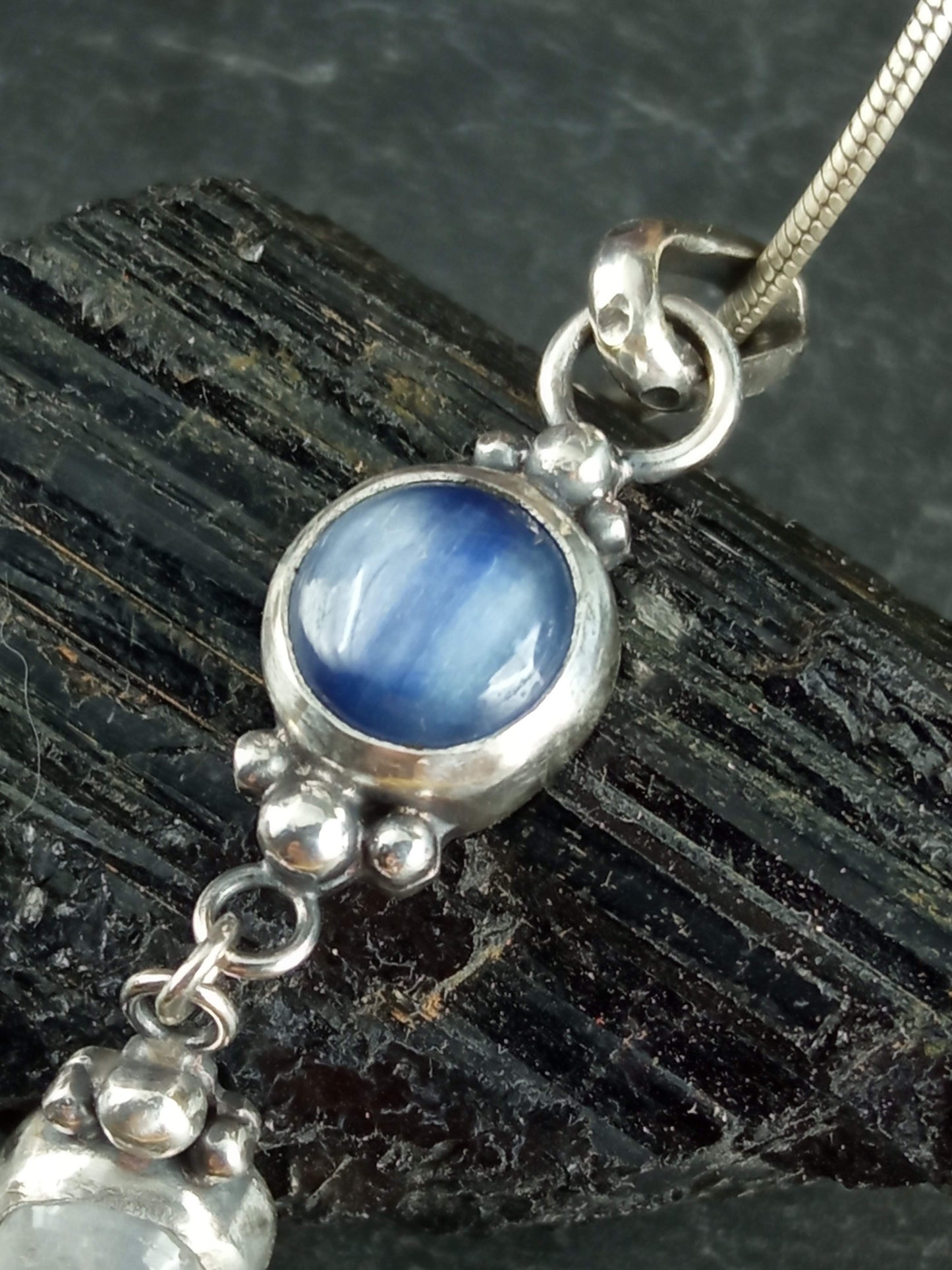 Pendentif cyanite et labradorite blanche